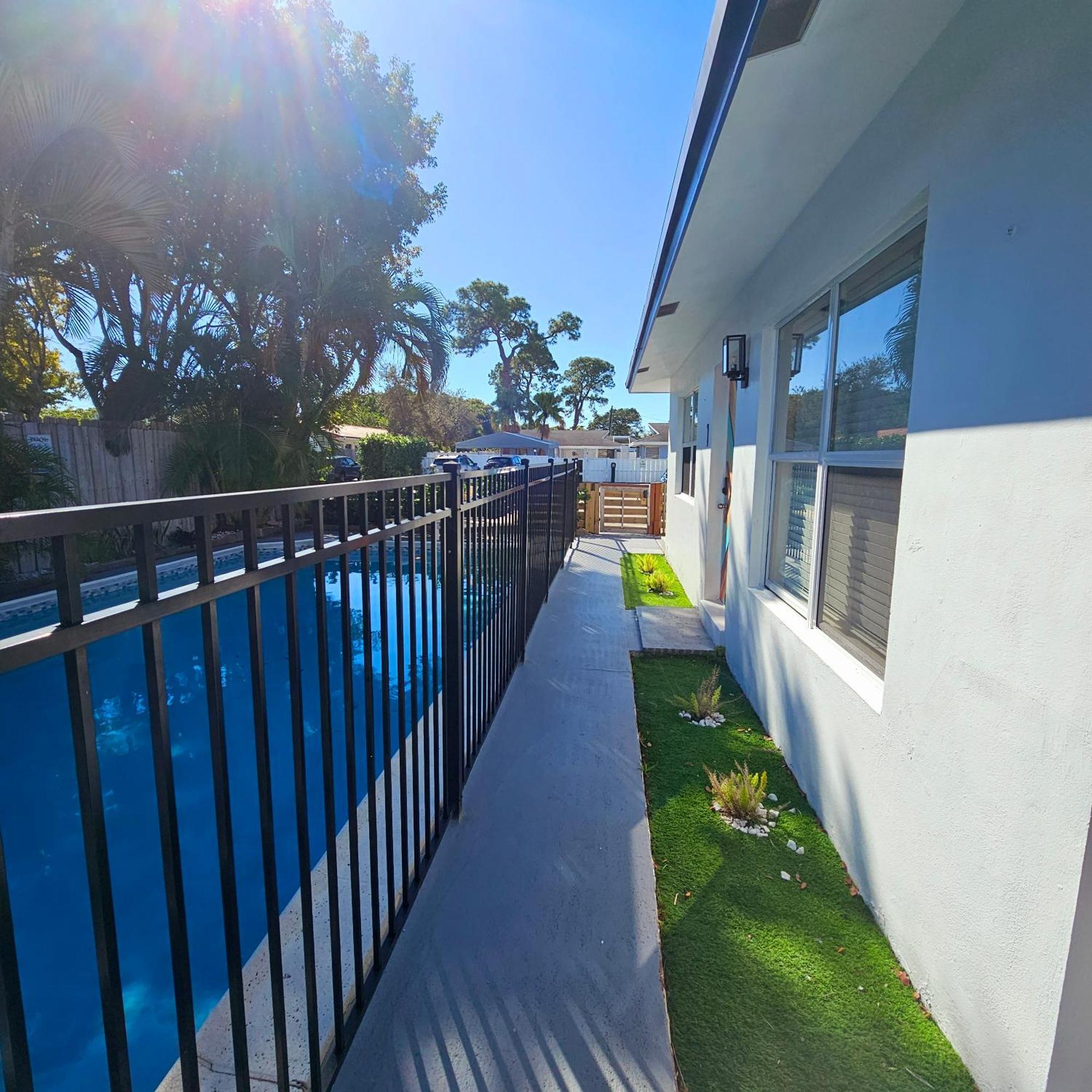 Equipped House W Pool & Patios, Near The Beaches, Prime Location- Ideal For Small Families, Coastal Haven Форт-Лодердейл Екстер'єр фото