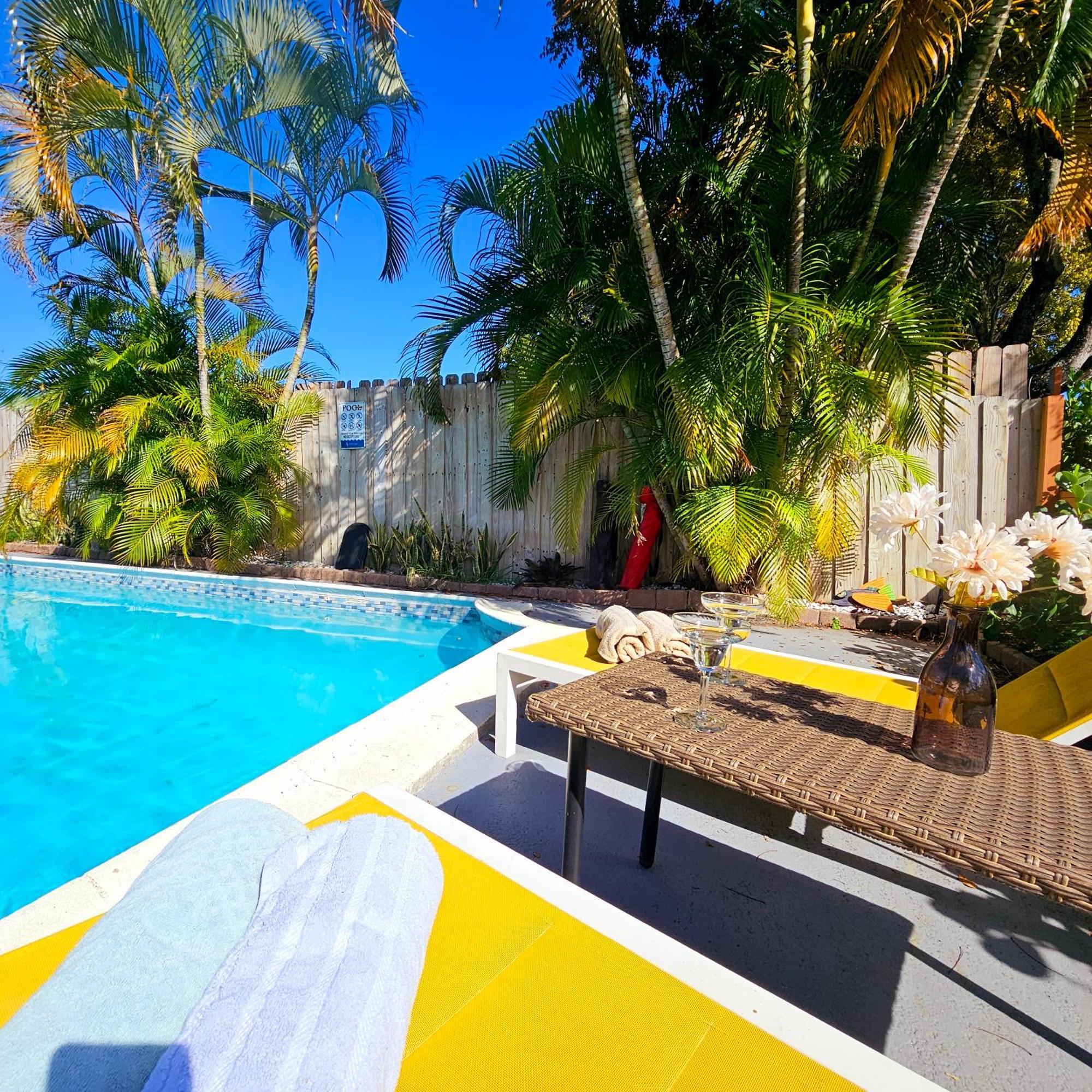 Equipped House W Pool & Patios, Near The Beaches, Prime Location- Ideal For Small Families, Coastal Haven Форт-Лодердейл Екстер'єр фото