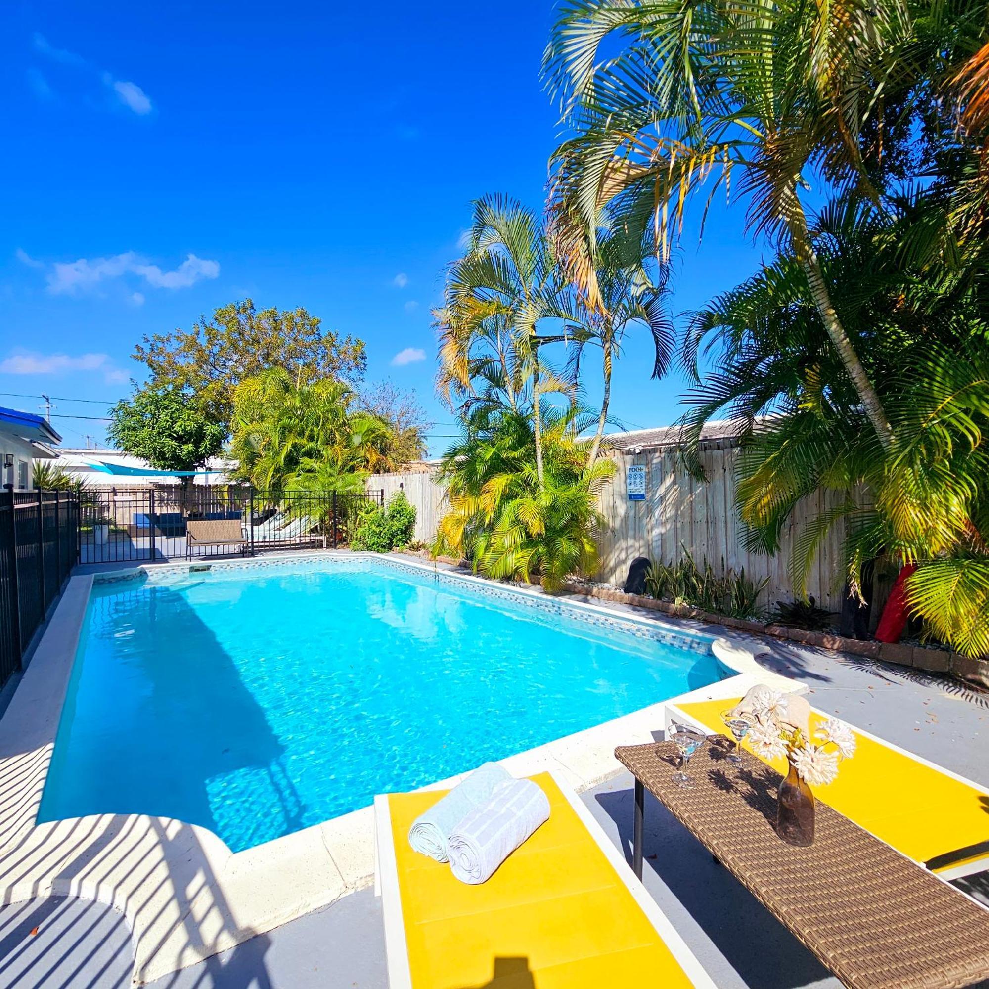 Equipped House W Pool & Patios, Near The Beaches, Prime Location- Ideal For Small Families, Coastal Haven Форт-Лодердейл Екстер'єр фото